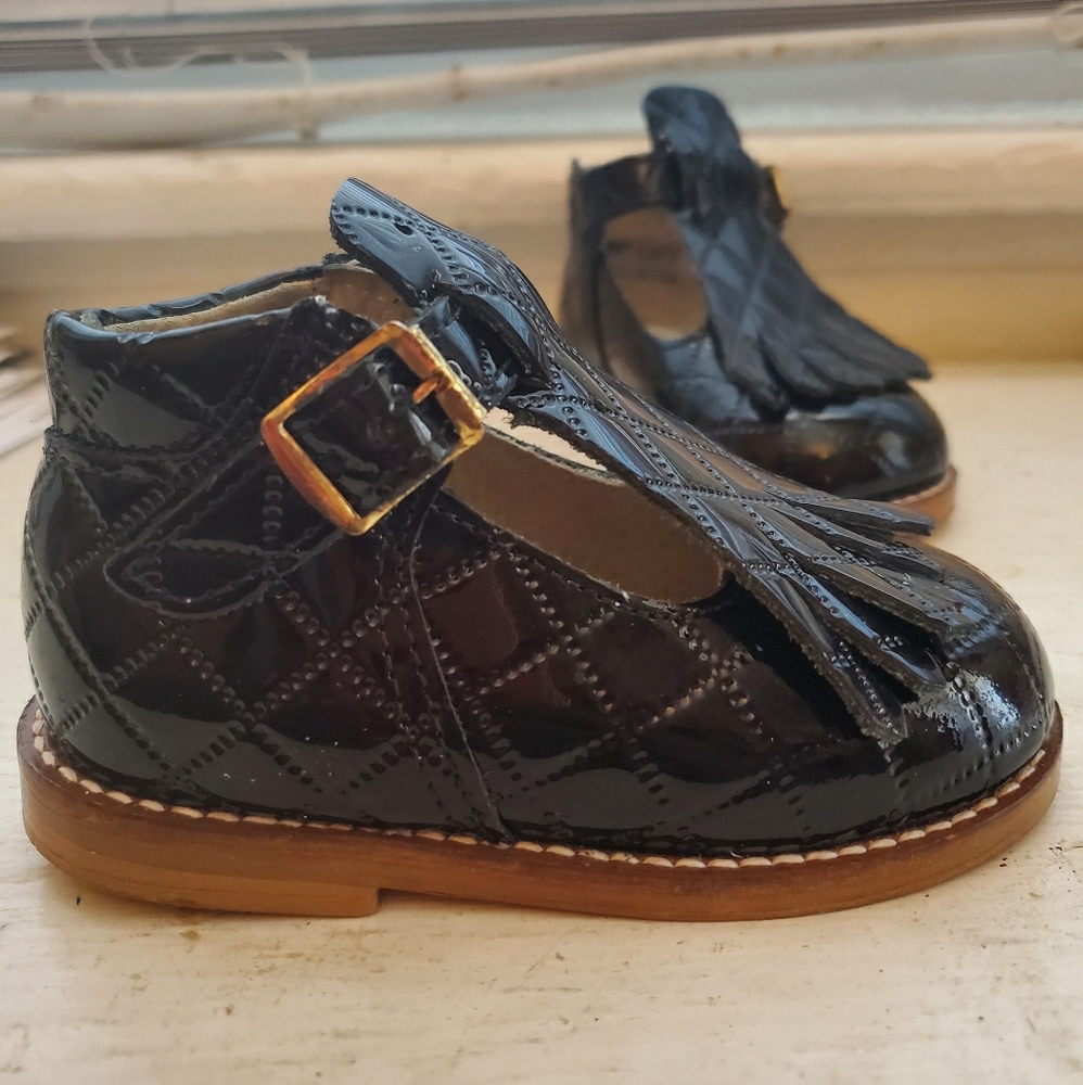 Like New Hard Bottom Baby Shoe
